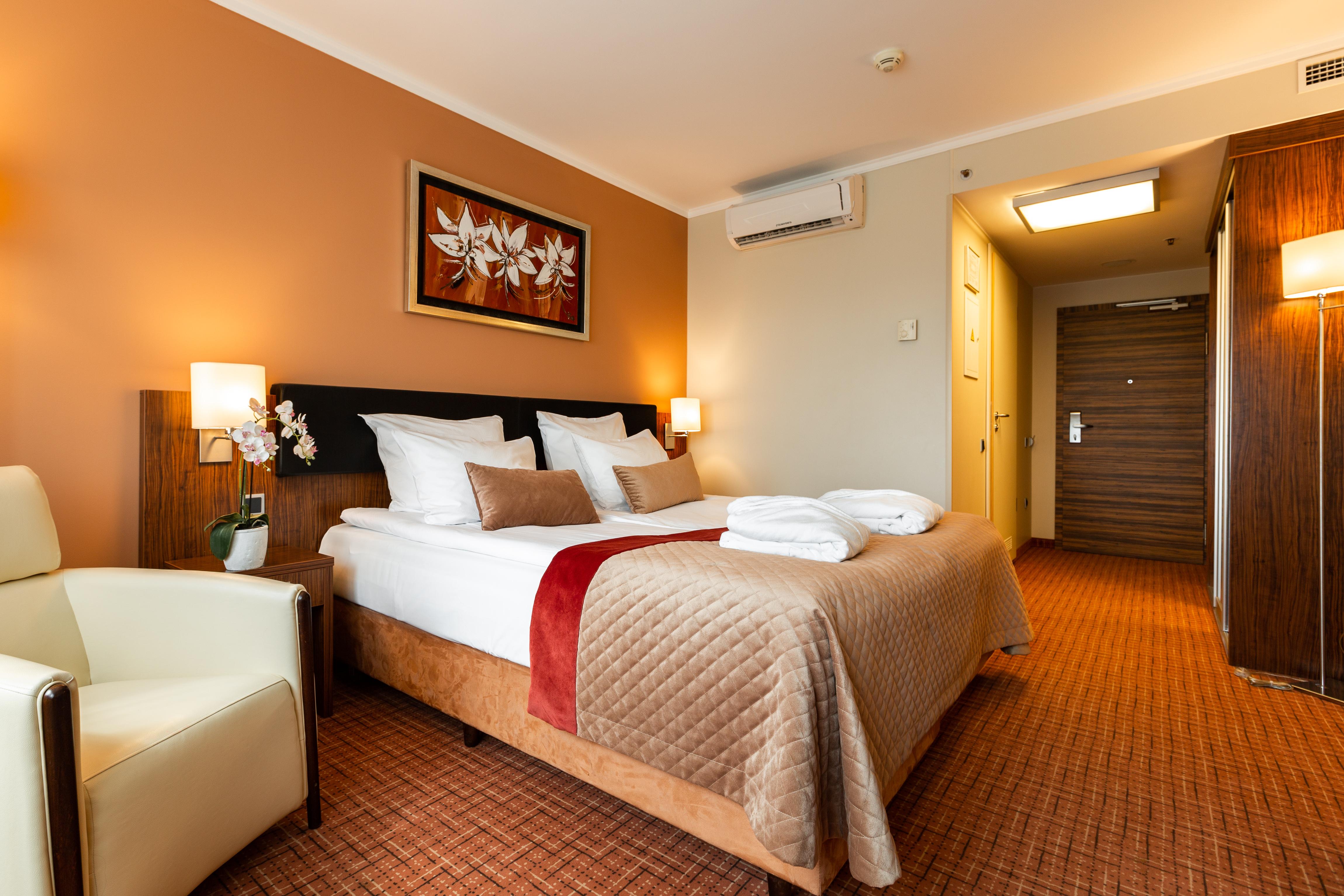 Avalon Hotel & Conferences Riga Bagian luar foto