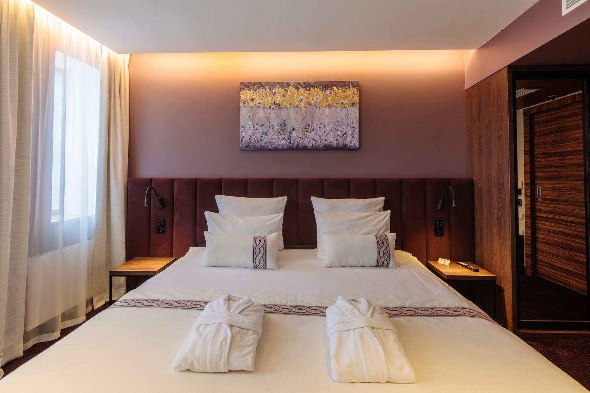 Avalon Hotel & Conferences Riga Bagian luar foto