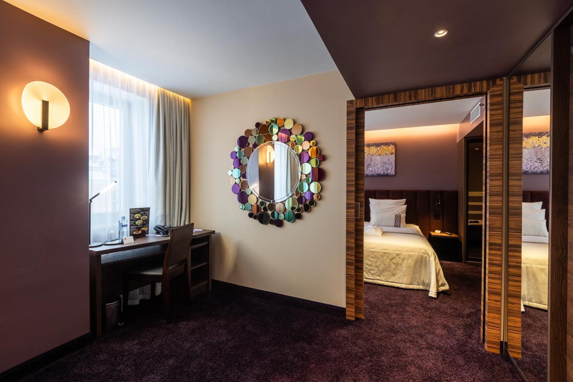 Avalon Hotel & Conferences Riga Bagian luar foto