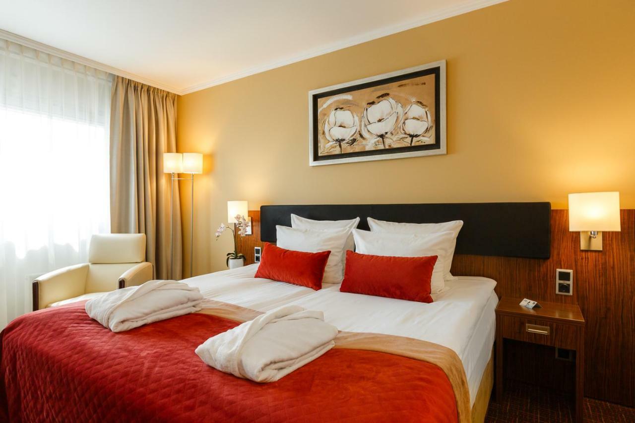 Avalon Hotel & Conferences Riga Bagian luar foto