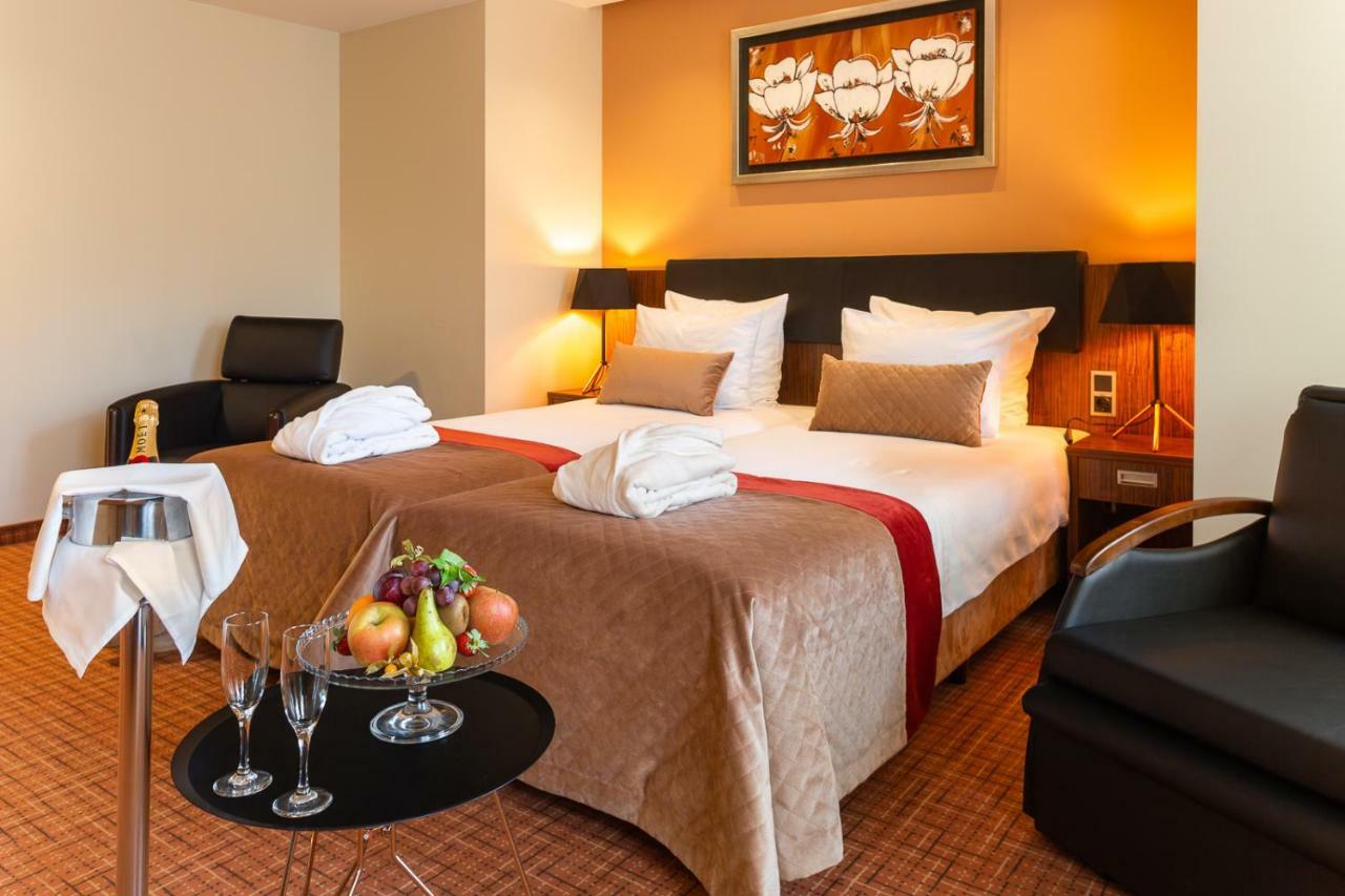 Avalon Hotel & Conferences Riga Bagian luar foto