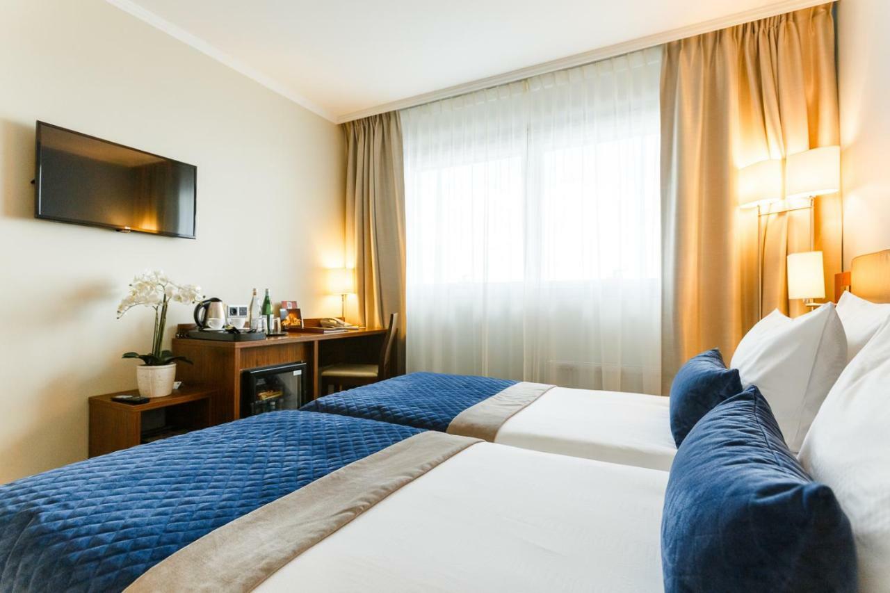 Avalon Hotel & Conferences Riga Bagian luar foto