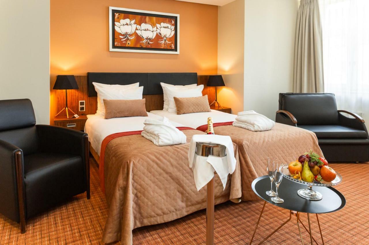 Avalon Hotel & Conferences Riga Bagian luar foto