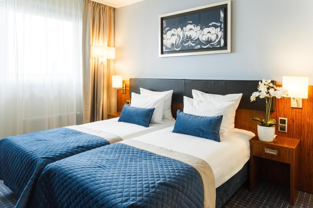 Avalon Hotel & Conferences Riga Bagian luar foto